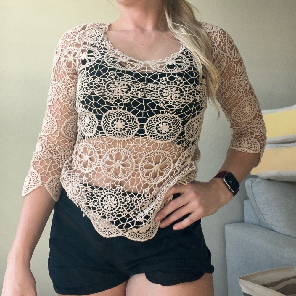 ISSI Crochet Lace Blouse in Cream